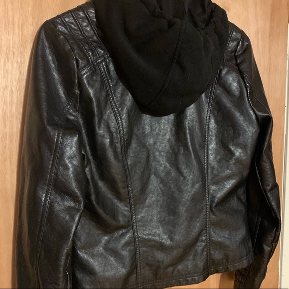 Leather jacket - Picture 3 of 5